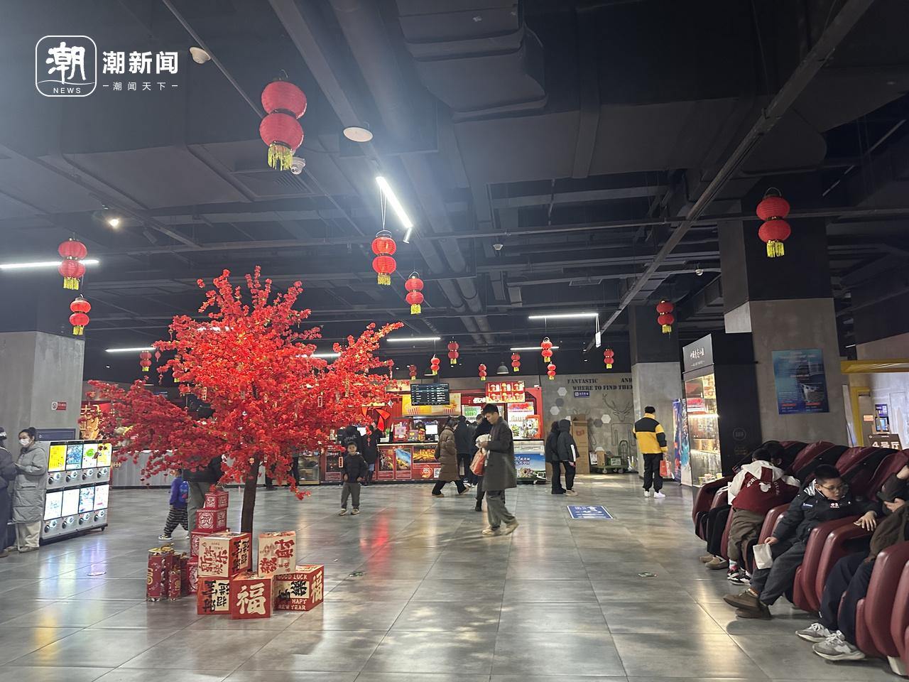 花样频出，电影院也成“斜杠青年”？