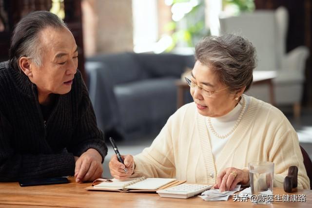 浙江大学发现：一旦吃上降压药，5件事就不要做了，别害了自己？