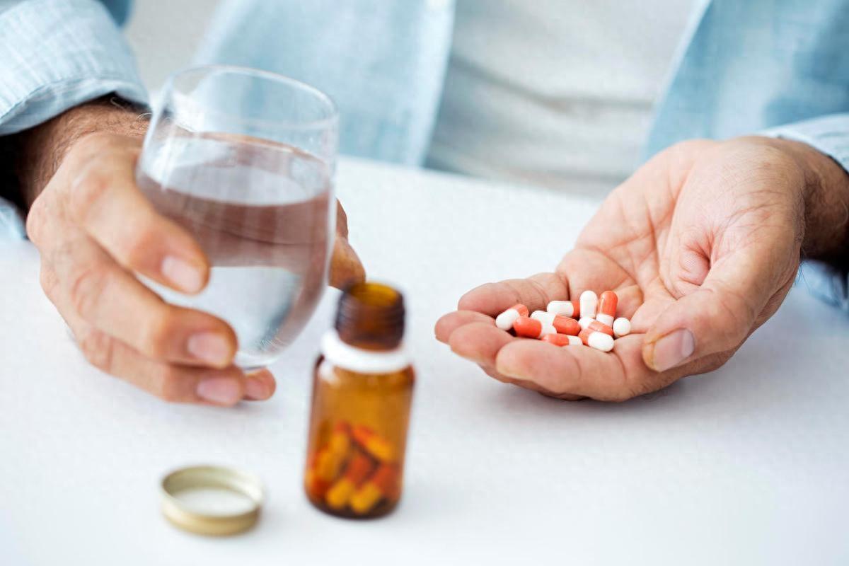 研究发现：一旦吃上降压药，这2件事就别再做了，反而会害了自己