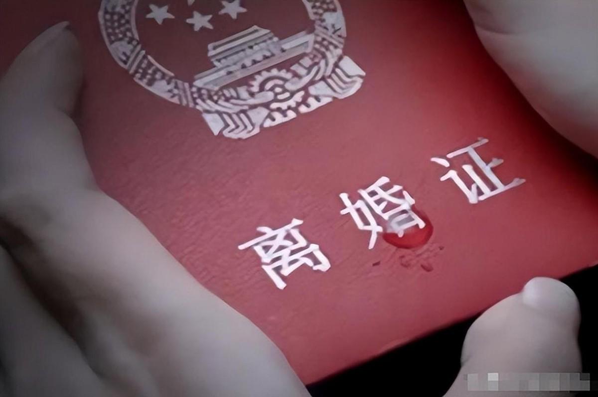 绍兴一女护士婚内出轨，丈夫送锦旗亲自致谢，多张高清照片曝光！