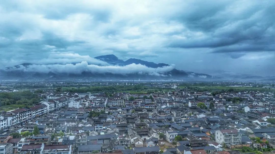 令人向往的人文乡村 | 人往高迁走，鲍小红的拍摄随笔