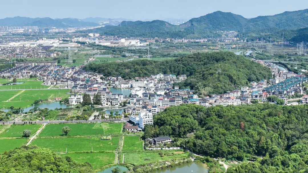 为什么农村要兴建博物馆、搬进火车头？摄影师董伟的拍摄随笔