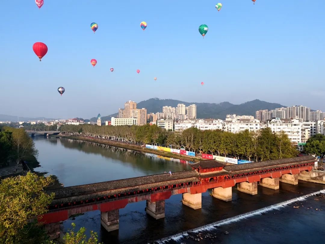 这些作品拟入选“跟着热气球游武义”浙江省航空摄影大赛
