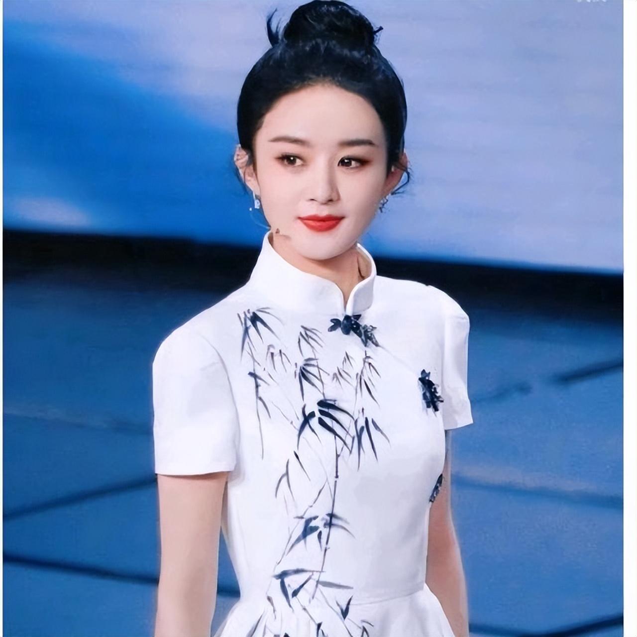 离婚3年后！37岁赵丽颖深夜发文，高调宣布喜讯，终于等到这一天