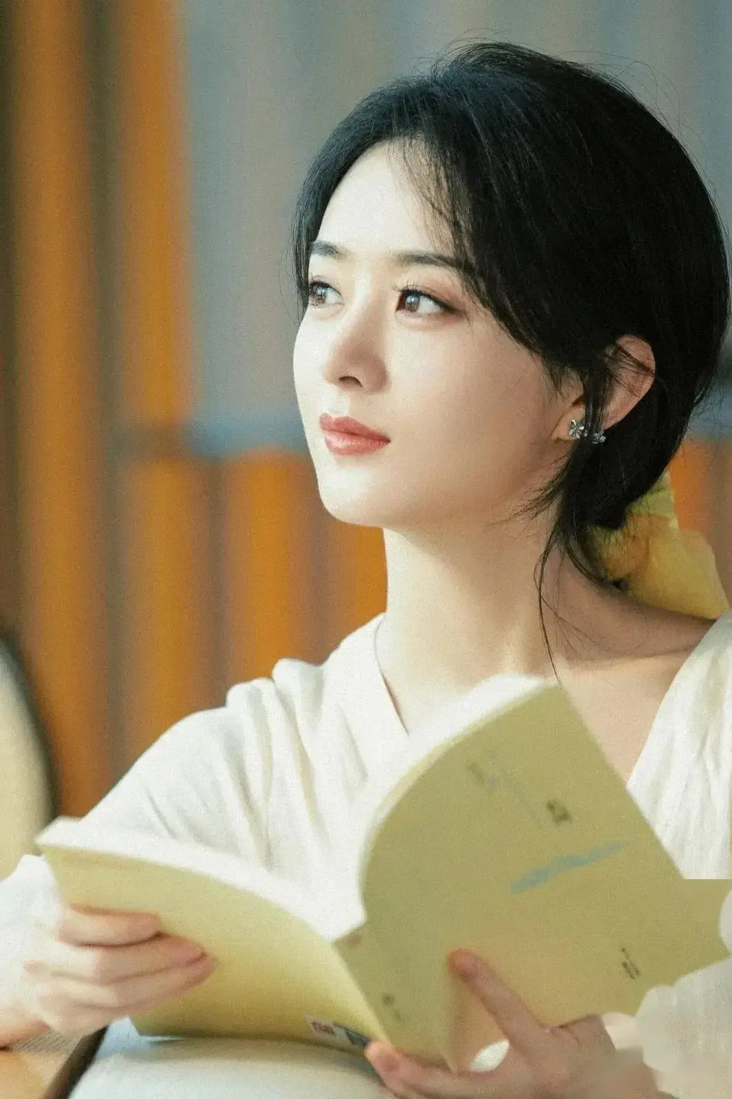 离婚3年后！37岁赵丽颖深夜发文，高调宣布喜讯，终于等到这一天