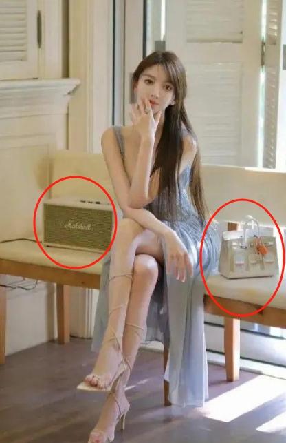 叶珂大量私密照曝光！泳装、透视装，胸大到托不住，黄晓明有福了